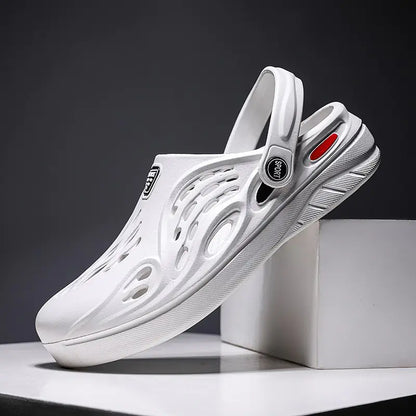 Sandales mode homme et chaussons de plage à trous